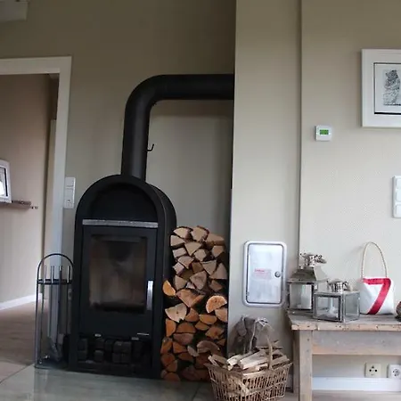 Holiday home Rote Haus Hinterm Deich *