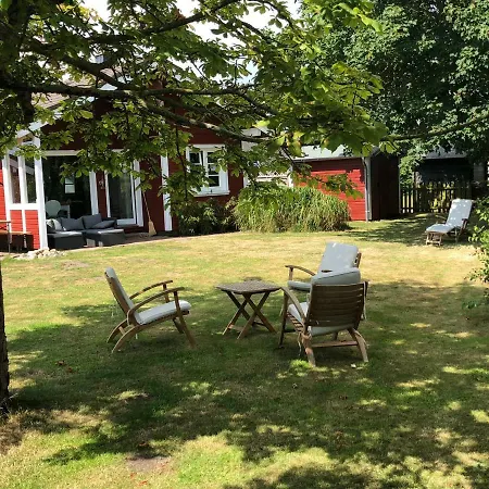 Rote Haus Hinterm Deich Prázdninový dům