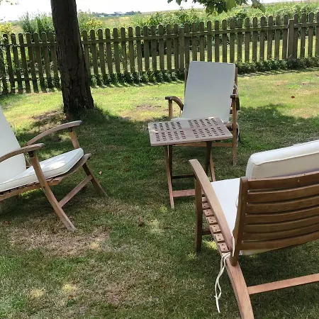 Nyaraló Rote Haus Hinterm Deich